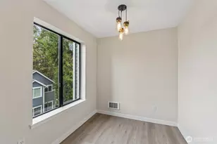 8816 Nesbit Ave N, Seattle, WA 98103 - Photo 11