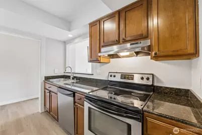 8816 Nesbit Avenue N #203, Seattle, WA 98103 - Photo 15