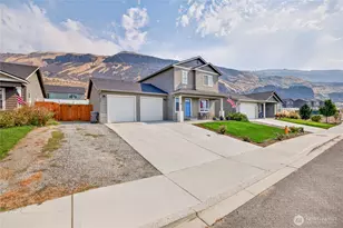 393 Hammond Ln, Rock Island, WA 98850 - Photo 3