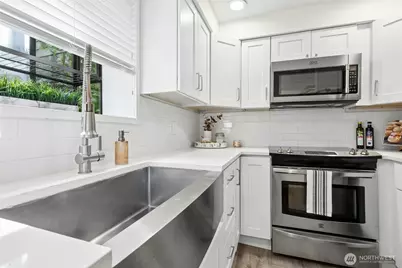 3927 108th Avenue NE #A102, Bellevue, WA 98004 - Photo 7