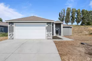 352 E Davis St, Connell, WA 99326 - Photo 1