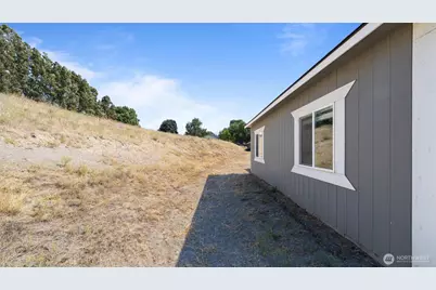 352 E Davis Street, Connell, WA 99326 - Photo 31