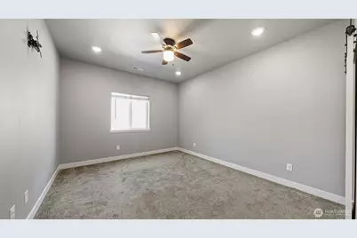 352 E Davis Street, Connell, WA 99326 - Photo 3