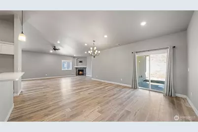 352 E Davis Street, Connell, WA 99326 - Photo 9