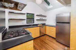 12054 20th Ave NE, Seattle, WA 98125 - Photo 11