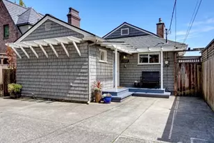 11262 Riviera Pl NE, Seattle, WA 98125 - Photo 3