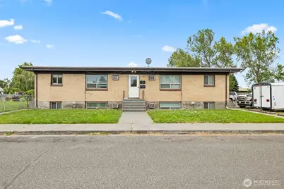 1304 W Hopkins Street, Pasco, WA 99301 - Photo 1