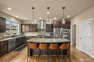 215 Ilwaco Pl SE, Renton, WA 98059 - Photo 15