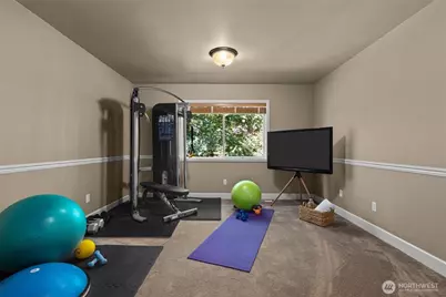 306 240th Place SE, Sammamish, WA 98074 - Photo 19