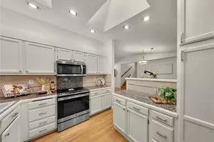 22721 NE 12th Pl, Sammamish, WA 98074 - Photo 13