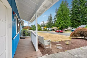 7032 122nd Ave SE, Newcastle, WA 98056 - Photo 3