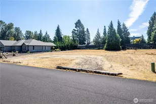 211 Columbia Point Rd, Longview, WA 98632 - Photo 1