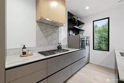 11340 23rd Avenue NE, Seattle, WA 98125 - Photo 9