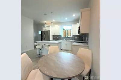648 B SW 139th Street, Burien, WA 98166 - Photo 5
