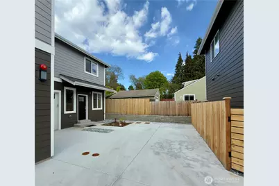 648 B SW 139th Street, Burien, WA 98166 - Photo 17