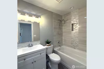 648 B SW 139th Street, Burien, WA 98166 - Photo 15