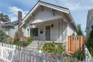3820 Burke Ave N, Seattle, WA 98103 - Photo 3