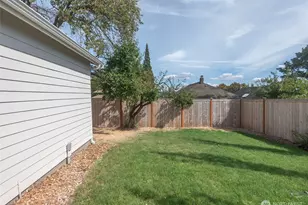 3820 Burke Ave N, Seattle, WA 98103 - Photo 37