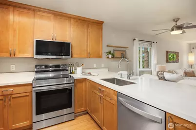 605 5th Street #B 201, Kirkland, WA 98033 - Photo 7