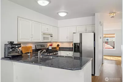 5243 40th Avenue NE, Seattle, WA 98105 - Photo 3