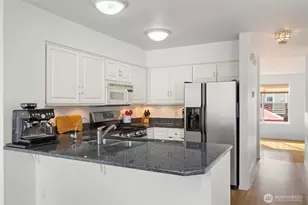 5243 40th Ave NE, Seattle, WA 98105 - Photo 3