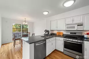5243 40th Ave NE, Seattle, WA 98105 - Photo 7