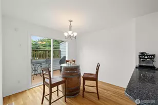 5243 40th Ave NE, Seattle, WA 98105 - Photo 9