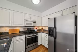 5243 40th Ave NE, Seattle, WA 98105 - Photo 5