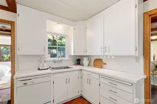 3226 30th Ave W, Seattle, WA 98199 - Photo 11