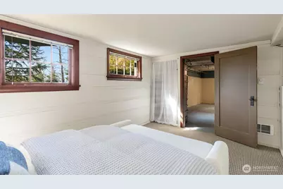 3226 30th Avenue W, Seattle, WA 98199 - Photo 21