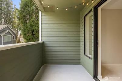 8816 Nesbit Avenue N #104, Seattle, WA 98103 - Photo 11