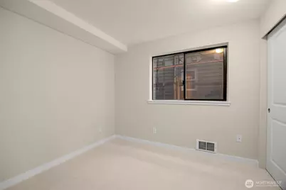 8816 Nesbit Avenue N #104, Seattle, WA 98103 - Photo 17
