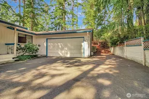 385 Glengarry Dr, Camano Island, WA 98282 - Photo 5