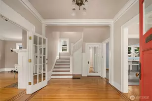 2215 E Aloha St, Seattle, WA 98112 - Photo 3