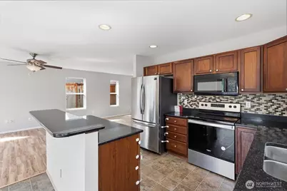 10416 24th Street SE, Lake Stevens, WA 98258 - Photo 9