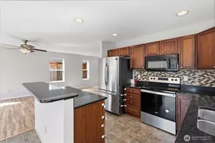 10416 24th St SE, Lake Stevens, WA 98258 - Photo 9