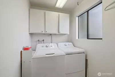 8205 S 123rd Place, Seattle, WA 98178 - Photo 33