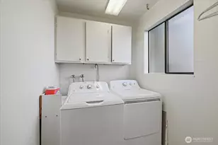 8205 S 123rd Pl, Seattle, WA 98178 - Photo 33