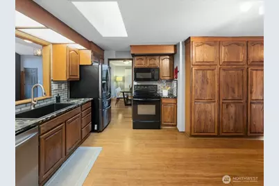 19607 136th Place SE, Renton, WA 98058 - Photo 11