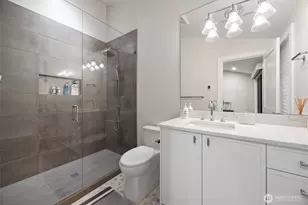 247 E Lake Sammamish Pkwy SE, Sammamish, WA 98074 - Photo 29