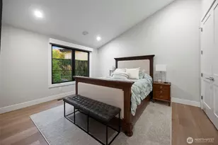 247 E Lake Sammamish Pkwy SE, Sammamish, WA 98074 - Photo 27