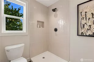 6206 43rd Ave NE, Seattle, WA 98115 - Photo 13