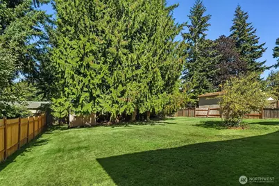 8610 NE 137th Street, Kirkland, WA 98034 - Photo 31
