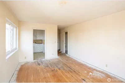 4405 SW Alaska Street #304, Seattle, WA 98116 - Photo 11