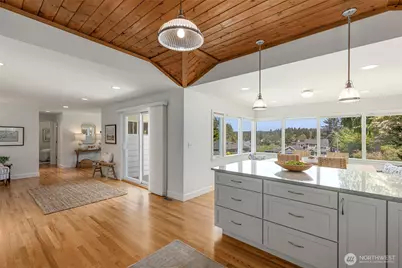 5930 Rose Loop NE, Bainbridge Island, WA 98110 - Photo 9