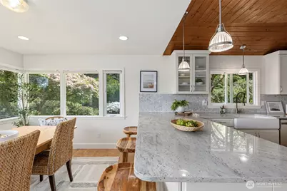 5930 Rose Loop NE, Bainbridge Island, WA 98110 - Photo 13