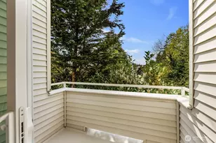 10237 SE 3rd St, Bellevue, WA 98004 - Photo 13