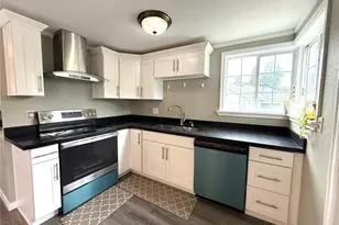 11829 76th Ave S, Seattle, WA 98178 - Photo 9