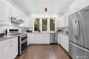 1129 37th Ave, Seattle, WA 98122 - Photo 11