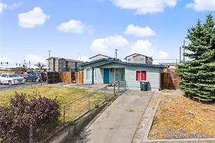 912 W Loop Dr NE, Moses Lake, WA 98837 - Photo 1
